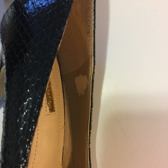 BCBG GENERATION SNAKESKIN PUMPS -NEW WITH TAGS - Picture 3 of 6
